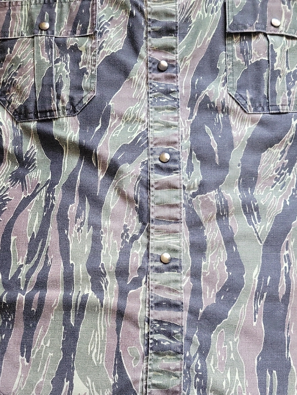 Camo Button-Up Shirt Jacket - Green Tiger Stripe - Picture 6 of 6